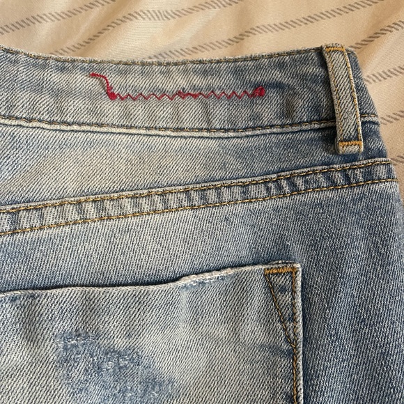 Alice + Olivia Boyfiend distressed cropped jeans- - Picture 5 of 6